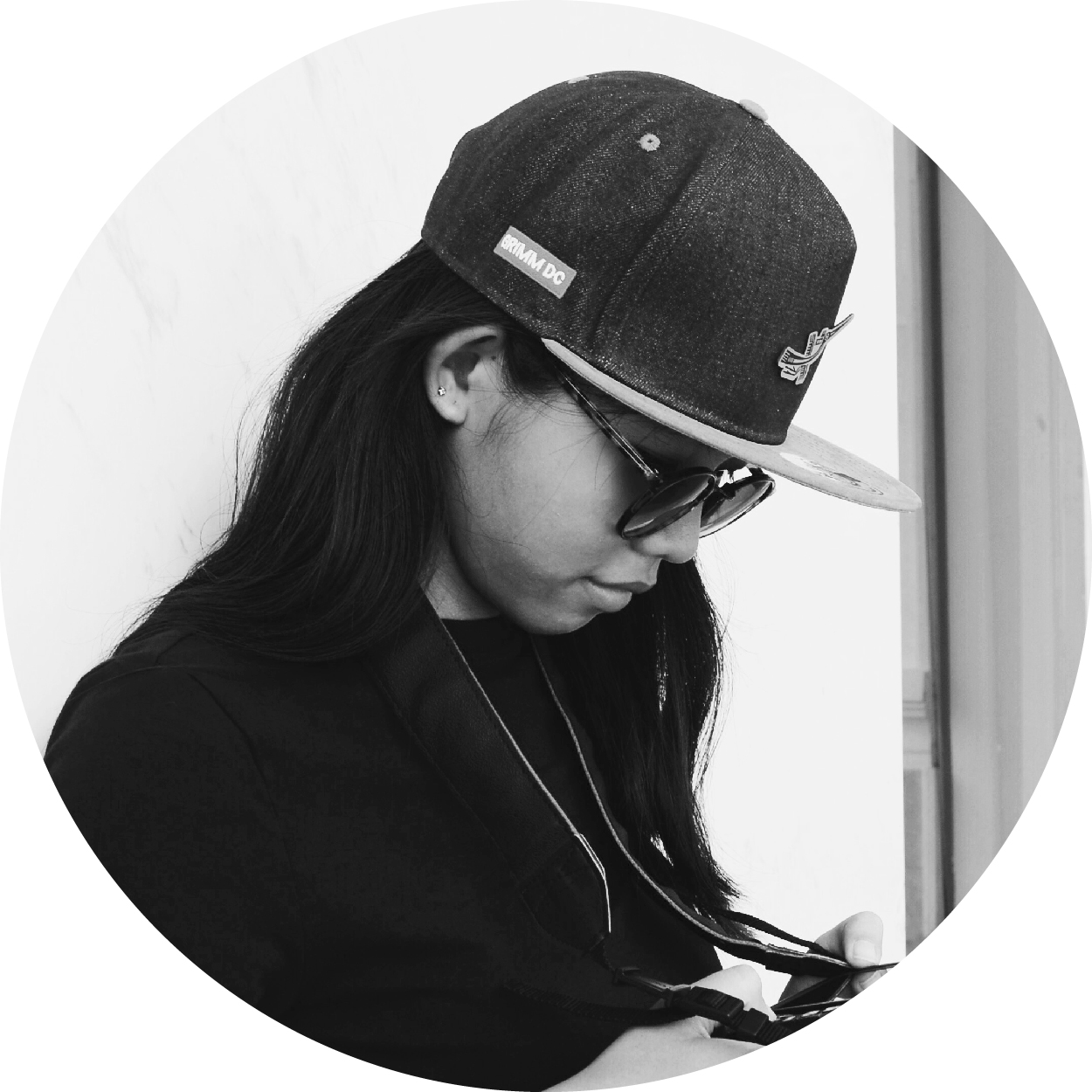 Các sản phẩm thời trang (nón) cho phép người đội có thể thay đổi mẫu logo một cách dễ dàng và tiện lợi và vẫn đẹp.